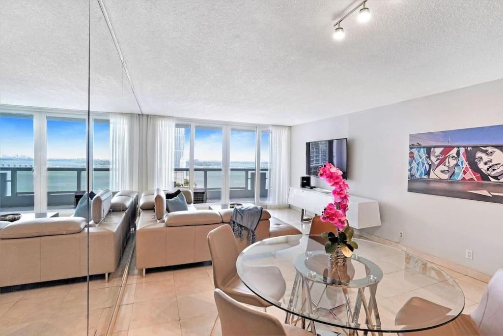 Endless Summer! Incredible Water Views Apartamento Miami