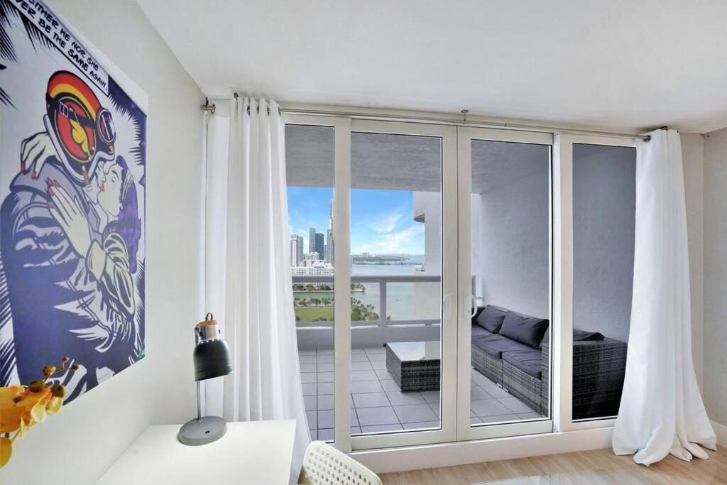 Endless Summer! Incredible Water Views Apartamento Miami
