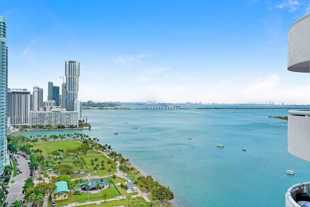 Endless Summer! Incredible Water Views Apartamento